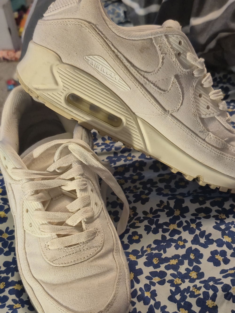 Nike Air Max Women's THE FURTURE IS EQUAL SIZE 8